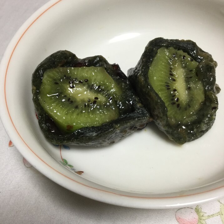 よもぎ餅のキイウイ包み